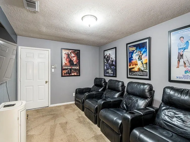 1211 Campton Ct — Photo 30