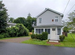 12 Elizabeth St, Red Hook, NY 12571