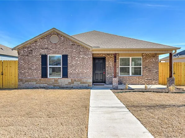 990 S Morningside Dr, Fayetteville, AR 72701