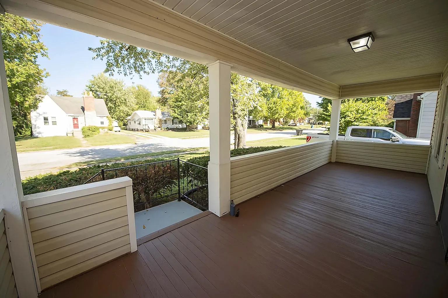 2 bed, 750 sqft, $1,300 — Photo 2