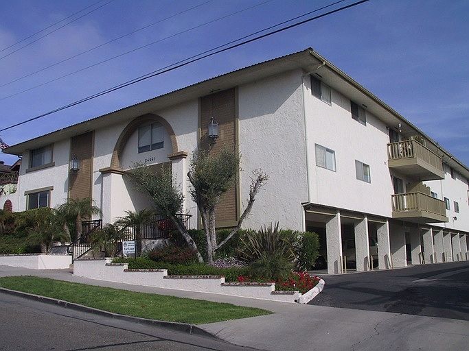 La Plaza Apartments 19 units