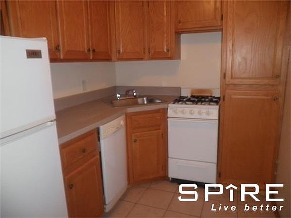 4th image of 53 W 75th St APT 1A
