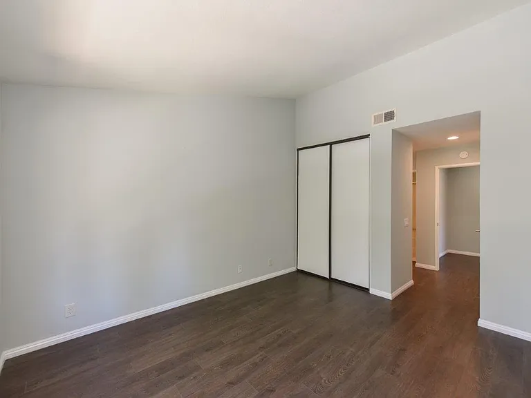 391 Stanford Ct — Photo 20