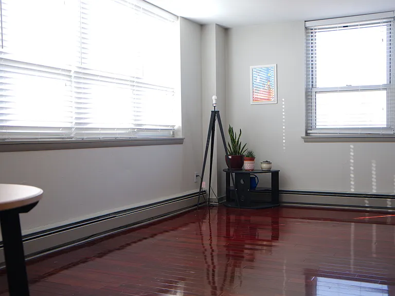 1707 N Prospect Ave #8C — Photo 2