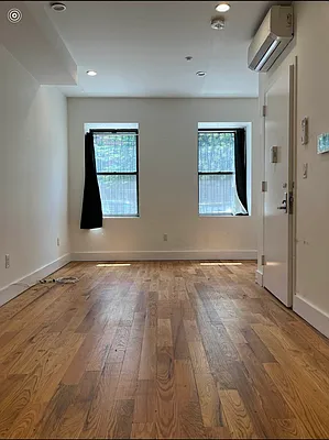 Rented by Bond New York | media 7