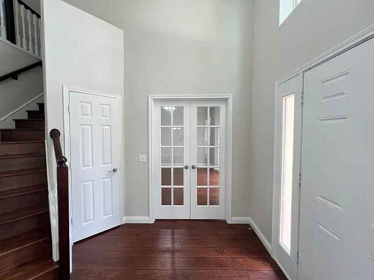 2505 Hunters Run Dr — Photo 5
