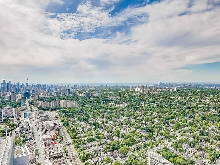 2221 Yonge St #5703 — Photo 29