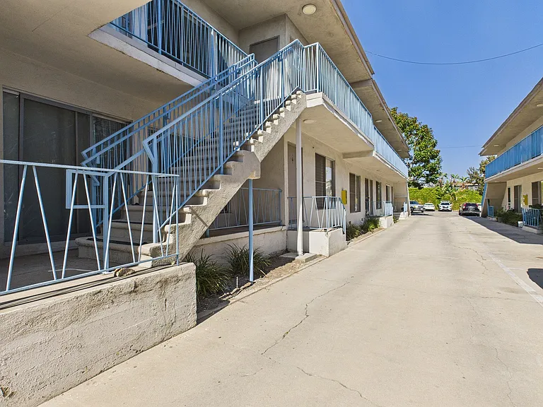 Palms Caribbean Apartments — Photo 17