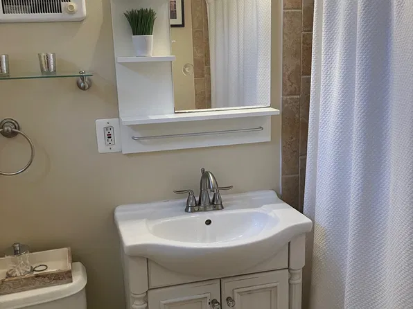 3452 Gunston Rd, Alexandria, VA 22302