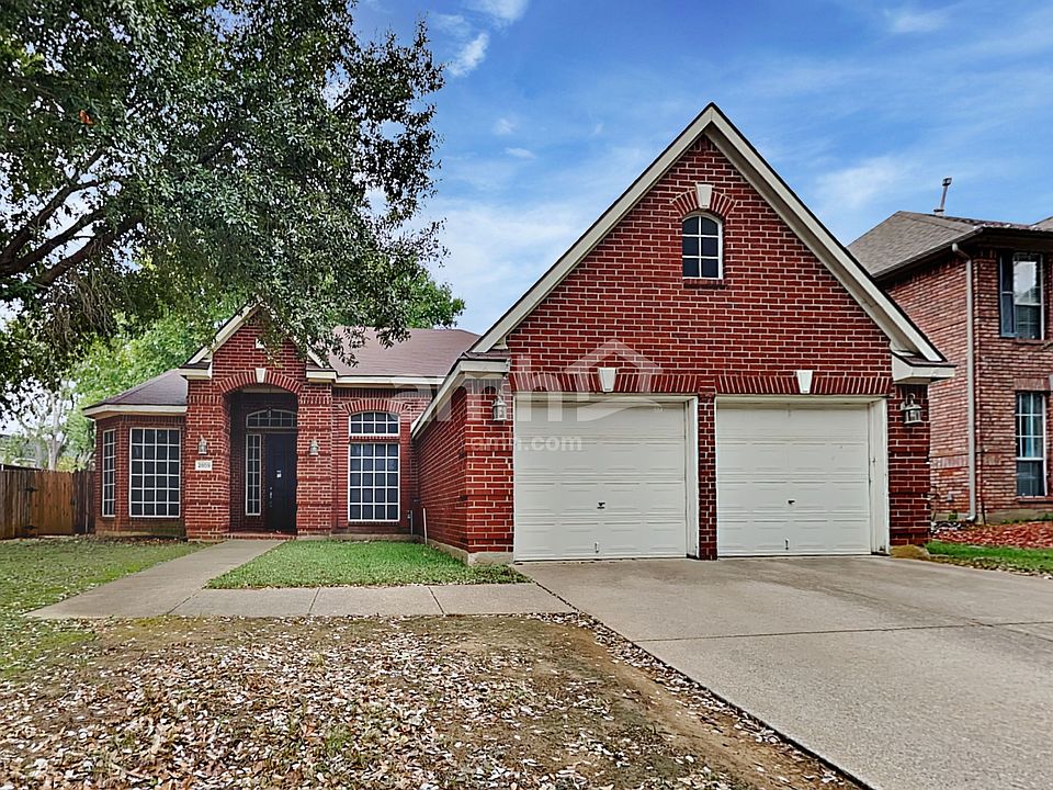 1st image of 2809 Lakehollow Ln