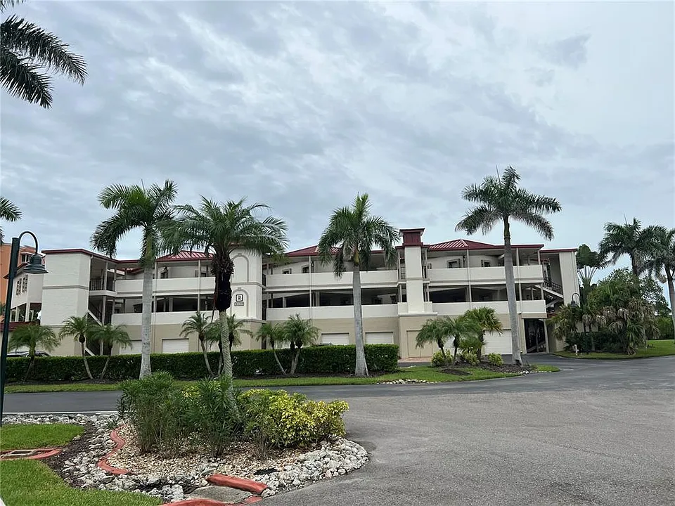 3220 Southshore Dr #22C