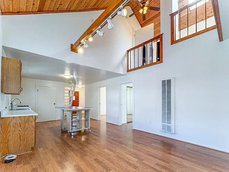 2713 3rd St E — Photo 11