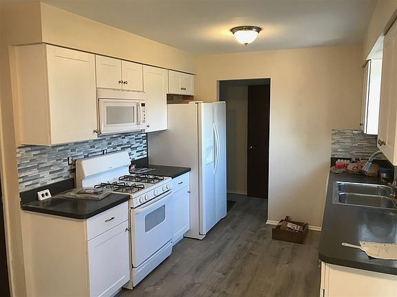 4th image of 1454 Hilltop Dr