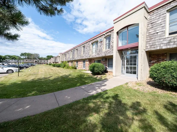 917 11th Ave S APT 2, Hopkins, MN 55343
