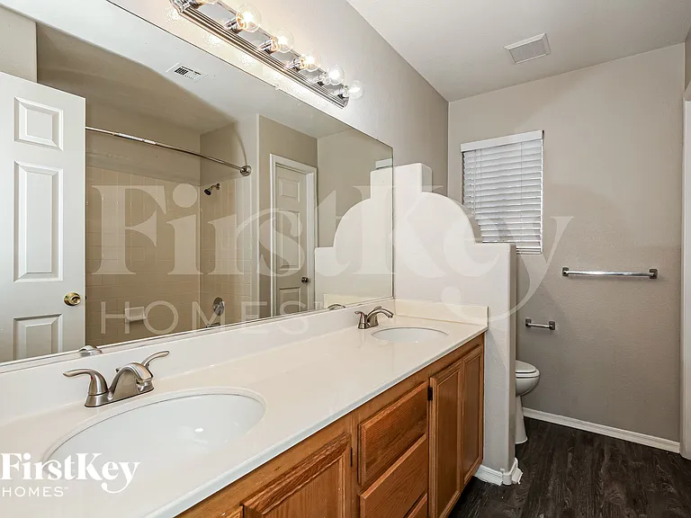 9947 Pioneer Ave — Photo 17