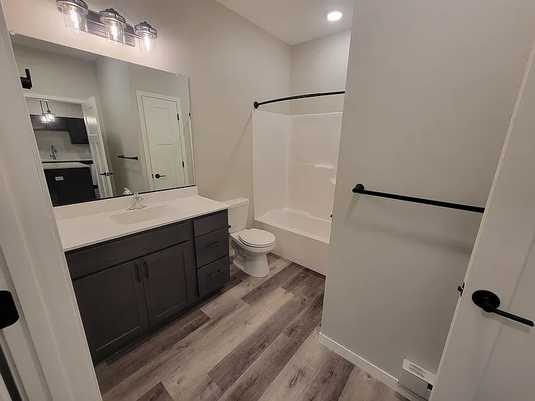 Northern Lights Apartments — Photo 22
