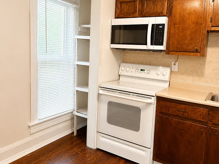 713 Madison Ave — Photo 9