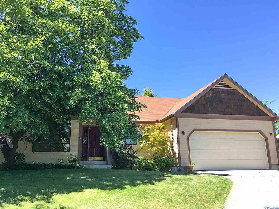 1st image of 845 SE Lori Ct