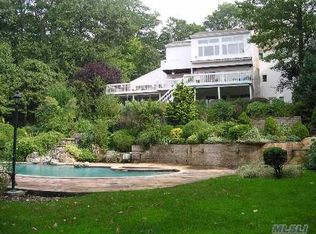 26 Centre View Dr, Oyster Bay, NY 11771