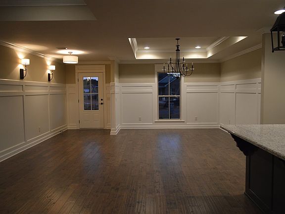 3rd image of 102 Mosswood Dr
