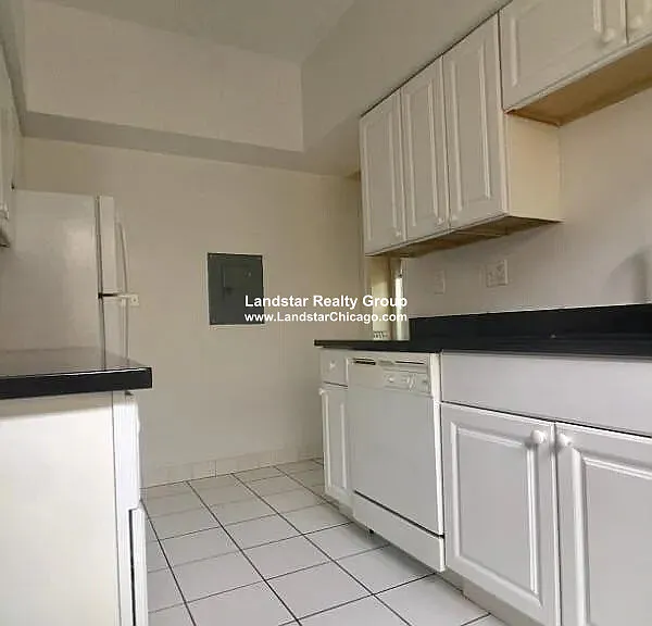 908 Reba Pl #3N — Photo 1