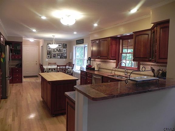 4th image of 8 Brookshire Trce