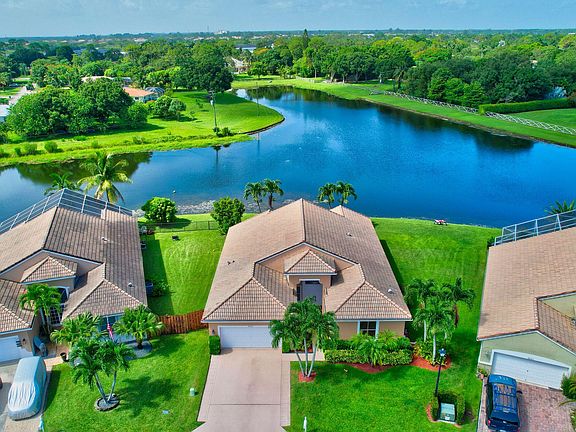 3rd image of 9224 Cove Point Circle