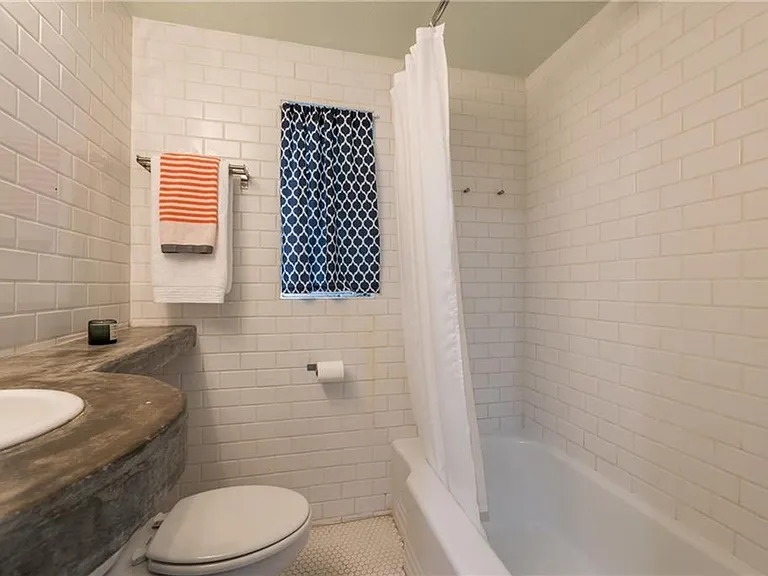 1212 Castle Hill St #7 — Photo 27
