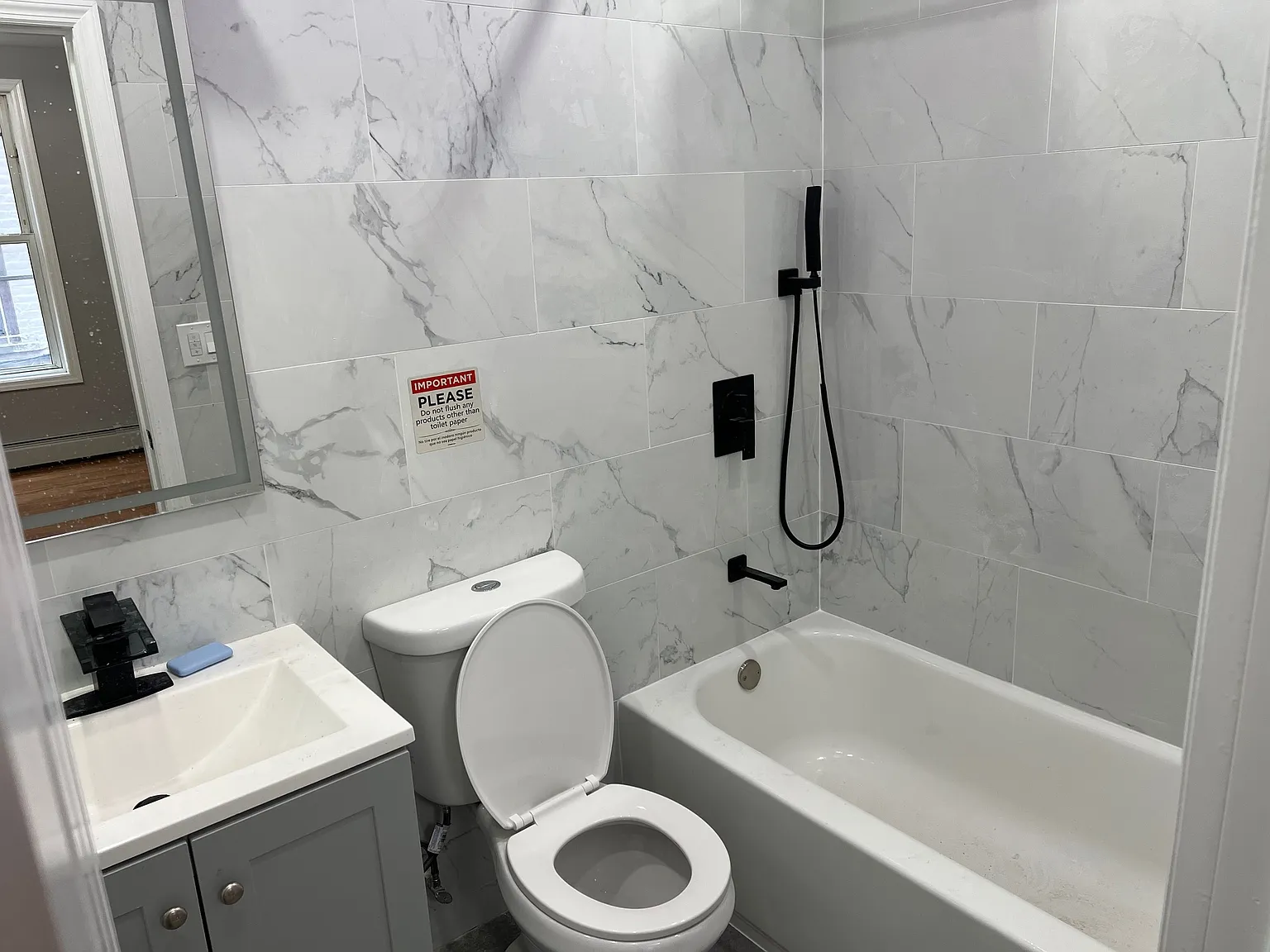 4 bed, 1100 sqft, $4,070 — Photo 2