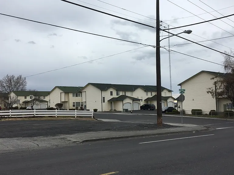 1326 S Skyline Dr #C — Photo 16