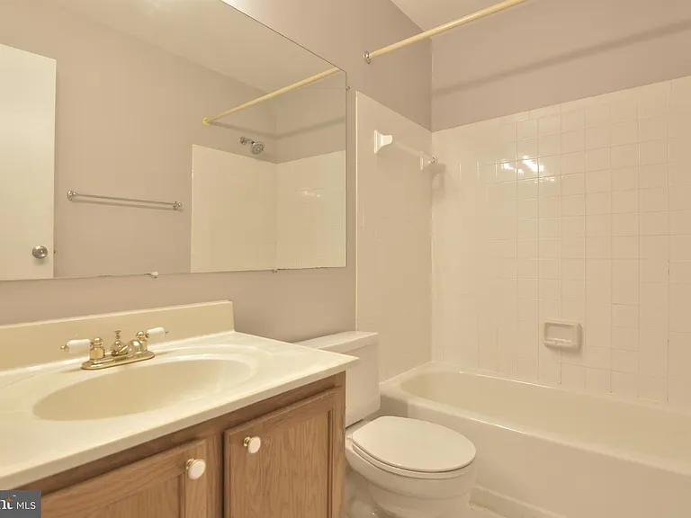 13326 Waterside Cir — Photo 23
