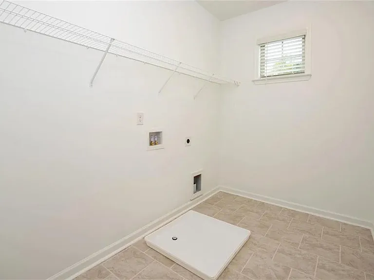 1735 Wellston Dr — Photo 17