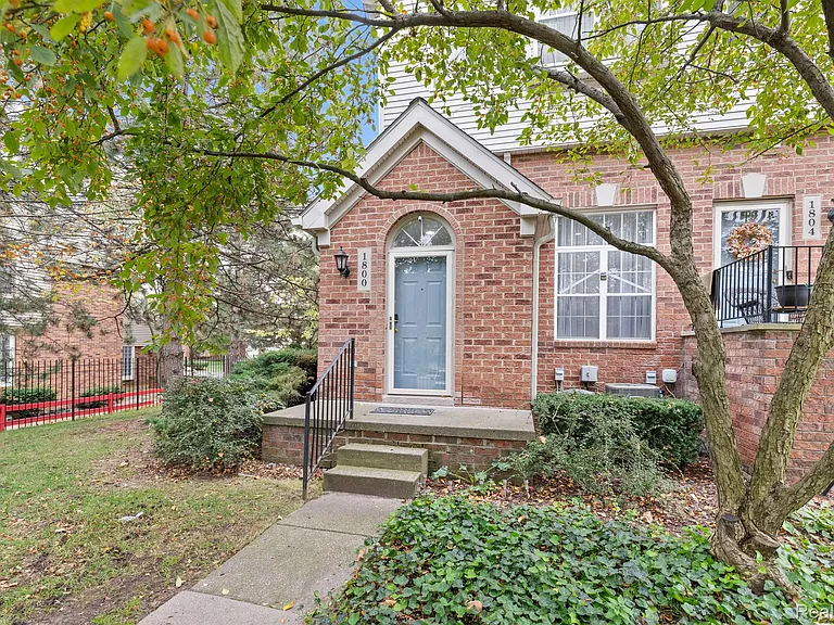 1800 Campau Farms Cir — Photo 2