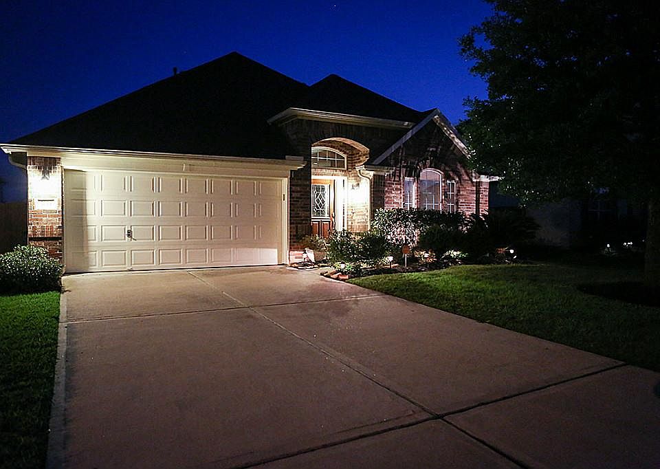 1st image of 7604 Lakeside Manor Ln