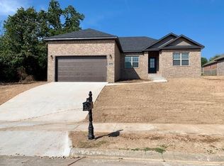 2662 S Olive Ct, Siloam Springs, AR 72761
