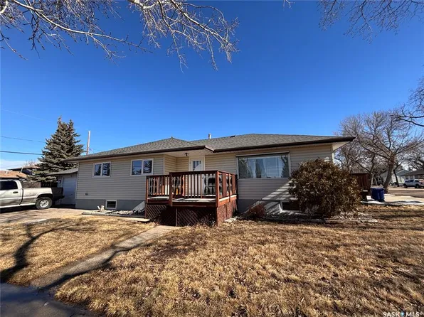 418 4th AVENUE W, Kindersley, SK S0L 1S0