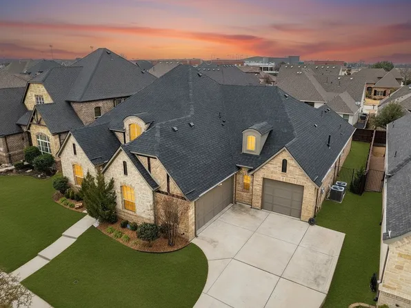 329 Nora Ln, Argyle, TX 76226