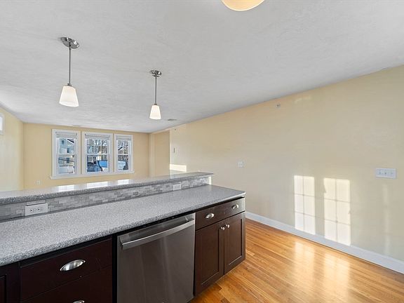 5th image of 4 Six Sunnyside St