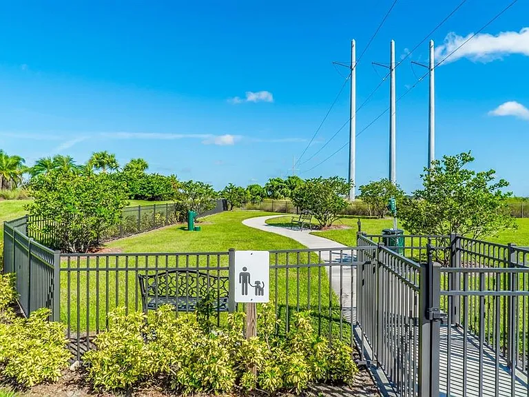 917 Tidewater Shores Loop — Photo 42