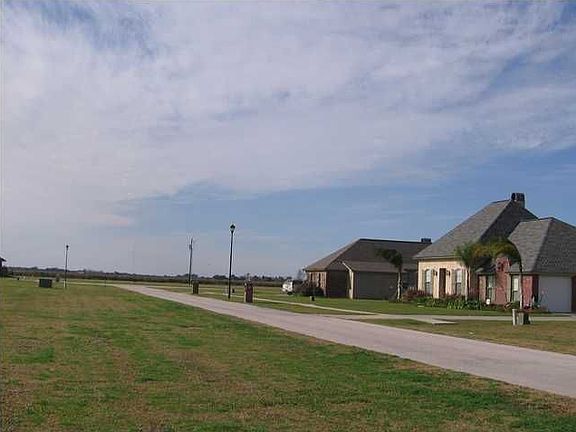 2nd image of 11413 Twin Oaks Cir