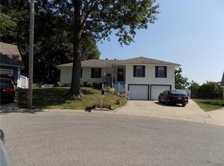 1804 SW Westview Cir, Blue Springs, MO 64015