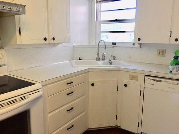 5th image of 717 E North 13th St