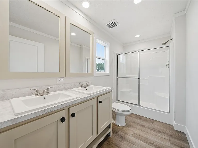 2110 24th St NE — Photo 12