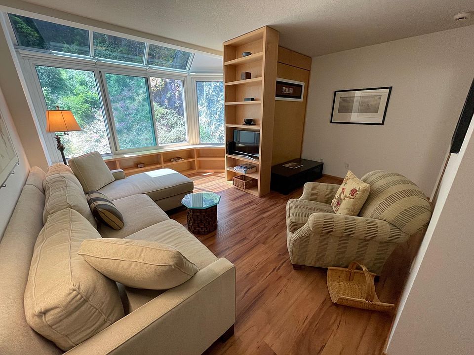 1st image of 240 Lombard St APT 930