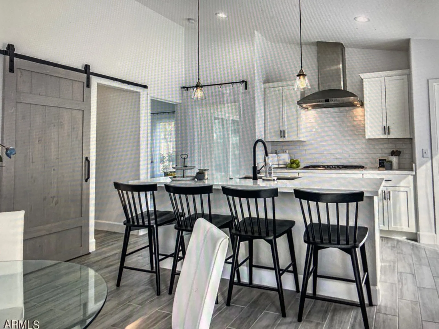 307 N Ocean Dr — Photo 4