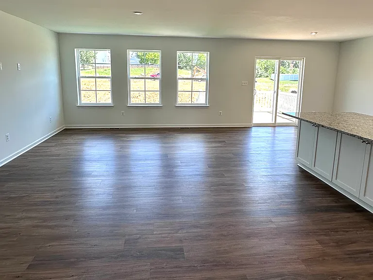151 Capulet Ct — Photo 8