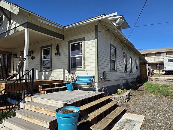 2nd image of 1673 Main St