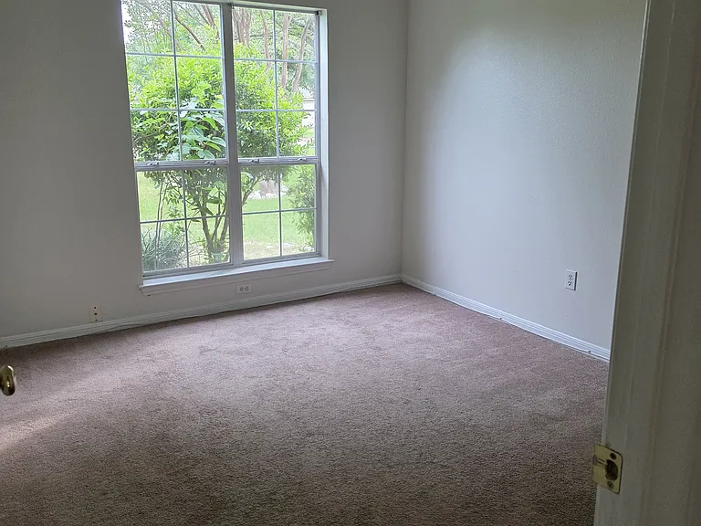 2512 Wilshire Dr — Photo 10