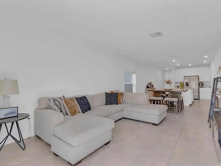 1513 Cumberland Ave — Photo 9