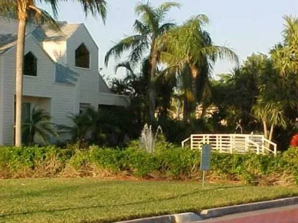 3437 NW 44th St, Lauderdale Lakes, FL 33309